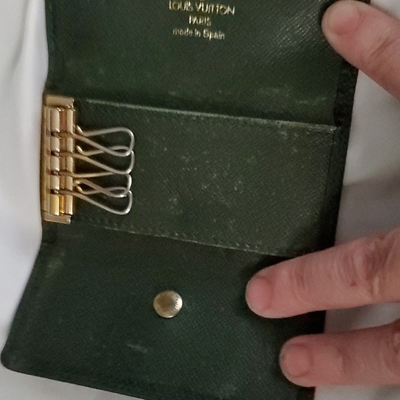 LOUIS VUITTON KEY HOLDER - Picture 6 of 7